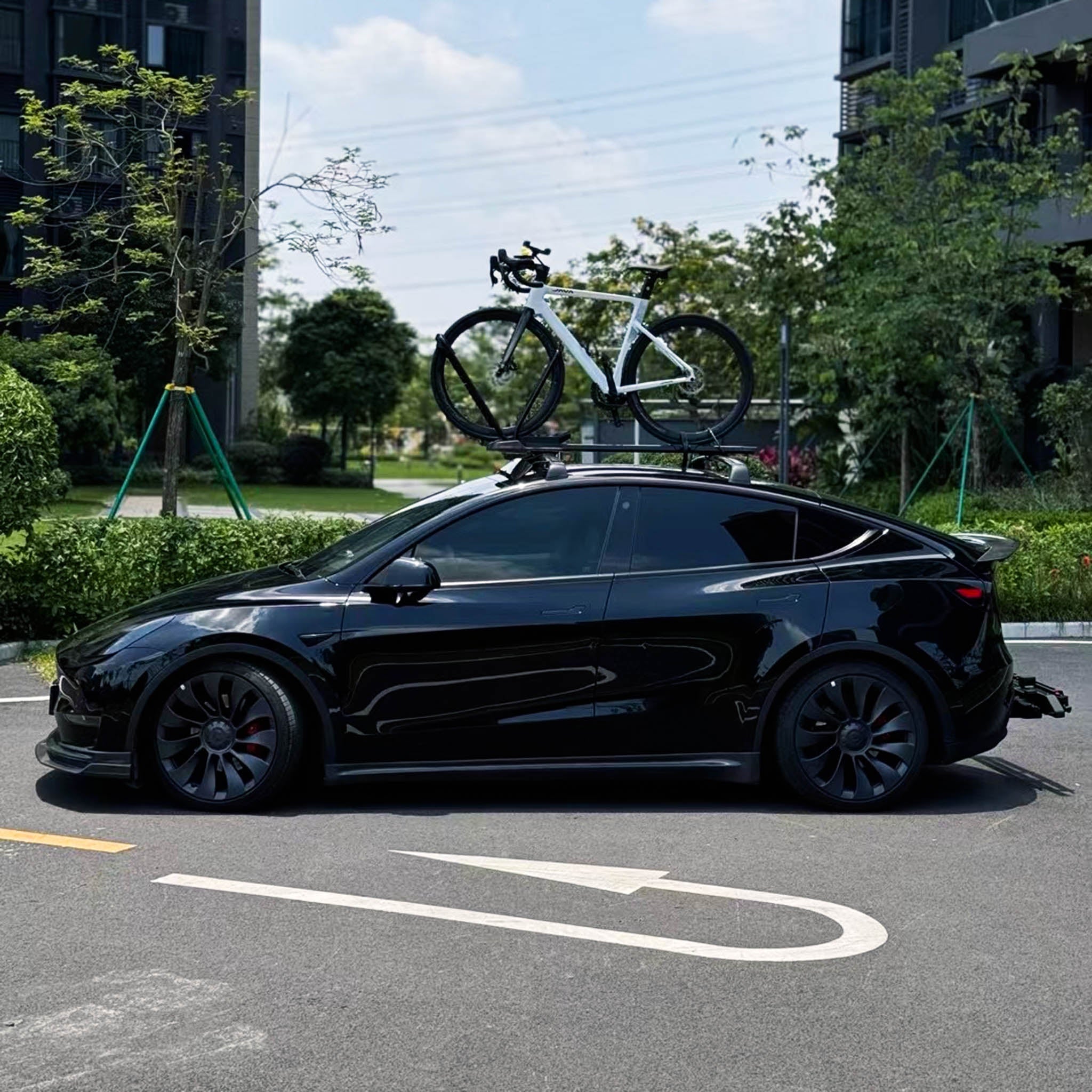 Roof rack for Tesla Model 3 and Model Y 2017-2025+